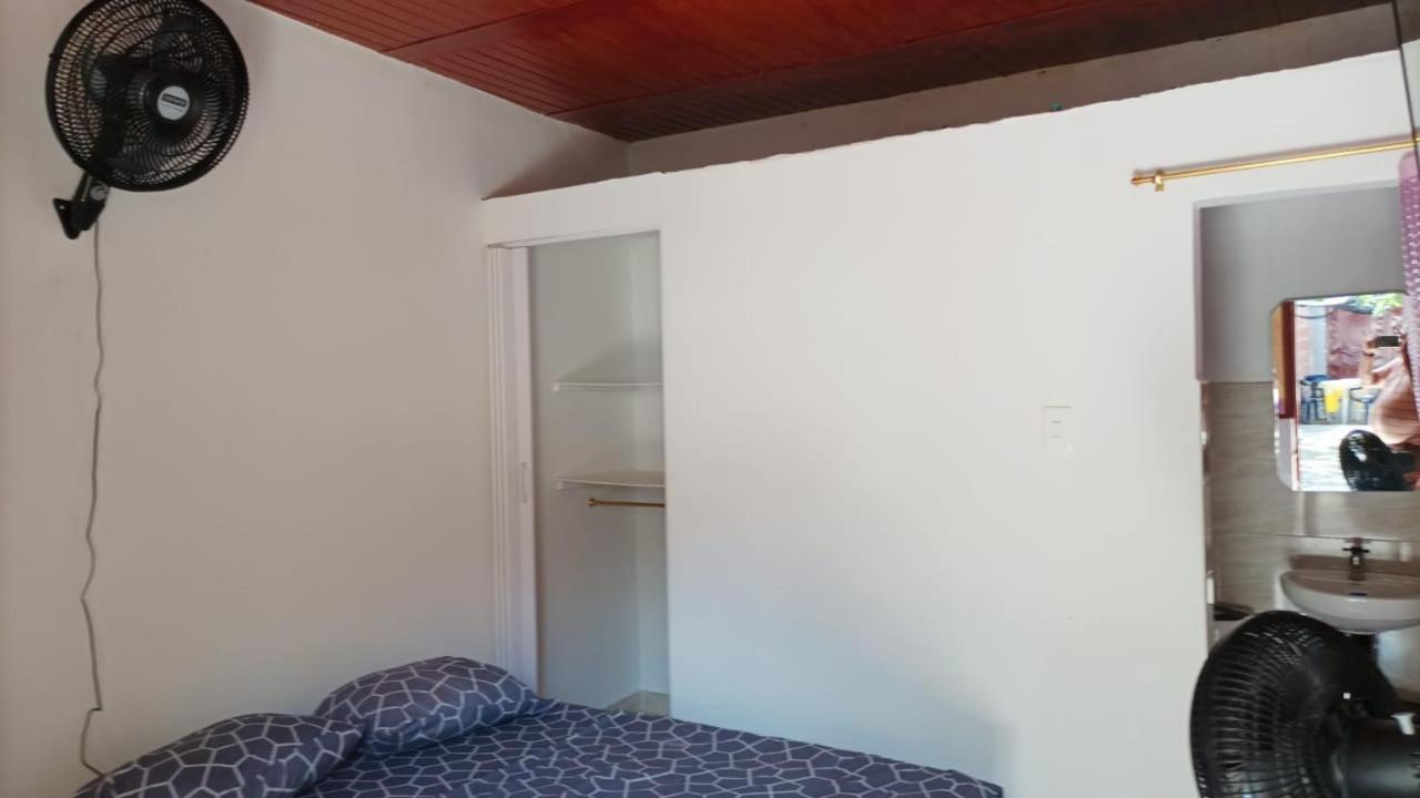 וילה-וייחה Hostal Arambulo מראה חיצוני תמונה